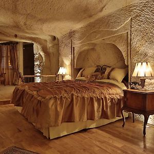 Deluxe Cave Room